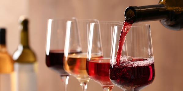 Il mondo del vino italiano: differenze tra vino DOCG, DOC e IGT